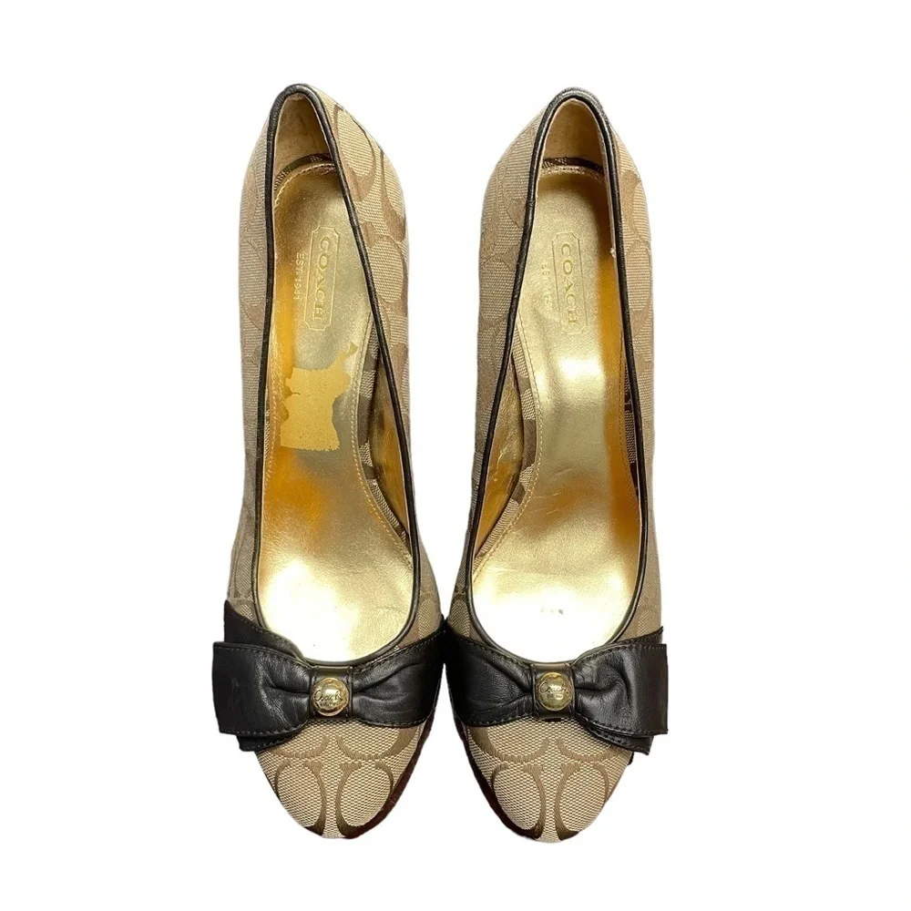 Coach Alaina Logo Heel Pumps Brown Tan Size 9.5